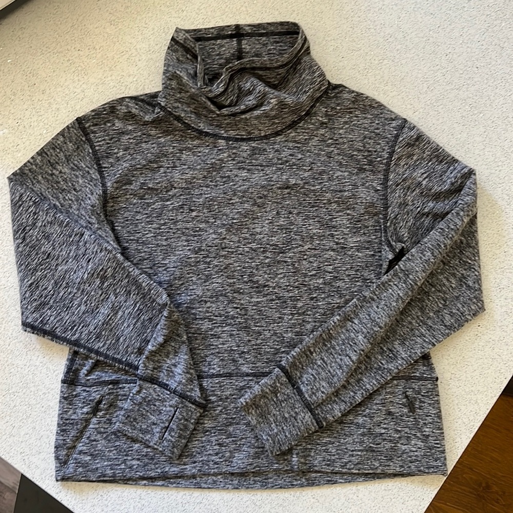VEUC Lululemon Cozy Rulu Fleece Mock Neck sz 6